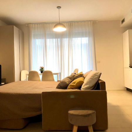 Loft With Terrace In Uptown Milan Near Rho Fiera Pero Exterior photo