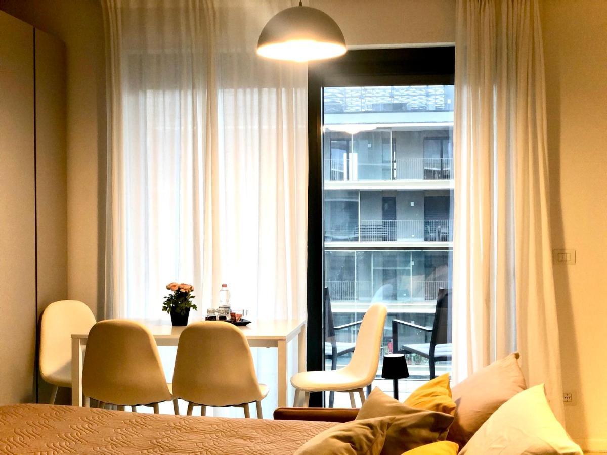Loft With Terrace In Uptown Milan Near Rho Fiera Pero Exterior photo