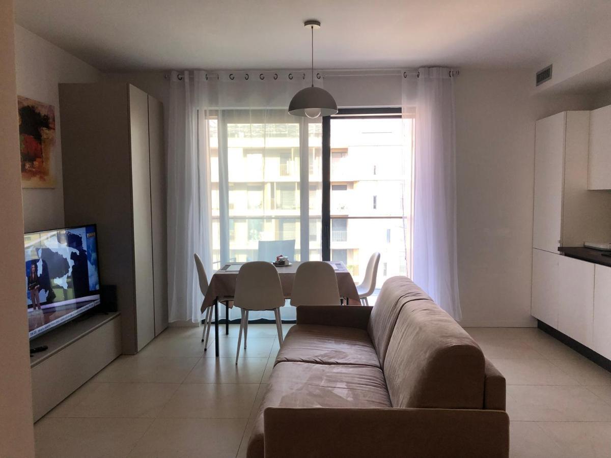Loft With Terrace In Uptown Milan Near Rho Fiera Pero Exterior photo